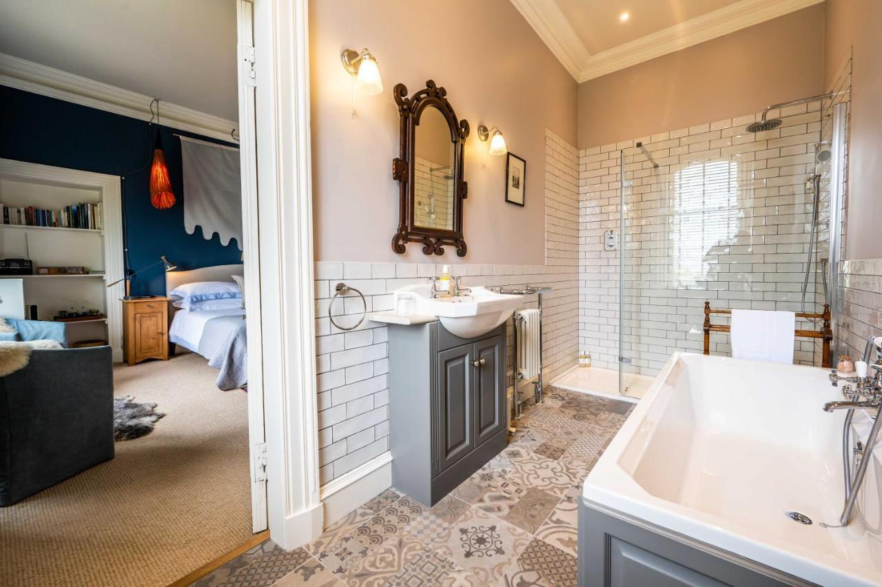 ネアン Washington House Bed & Breakfast エクステリア 写真